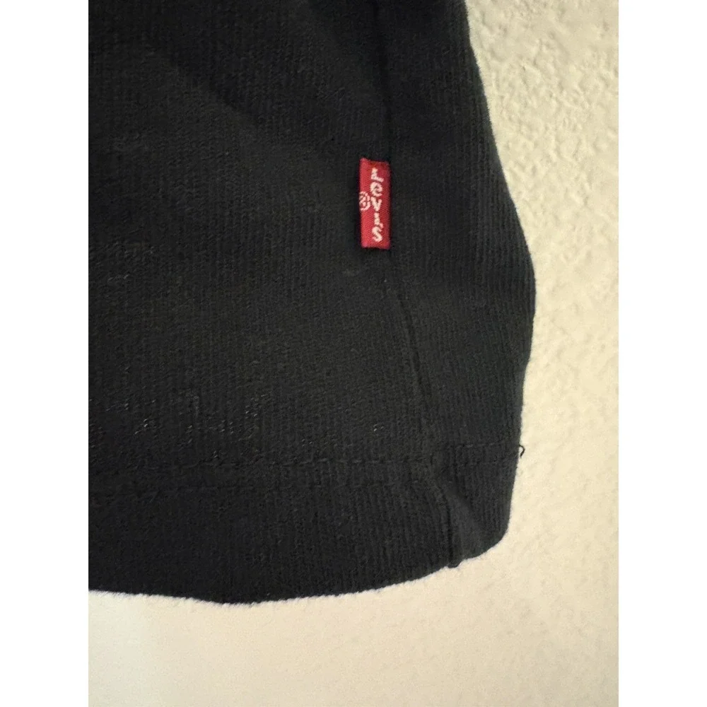 Levi's Men's Black and White Sherpa Logo Tee. Size‎ XL